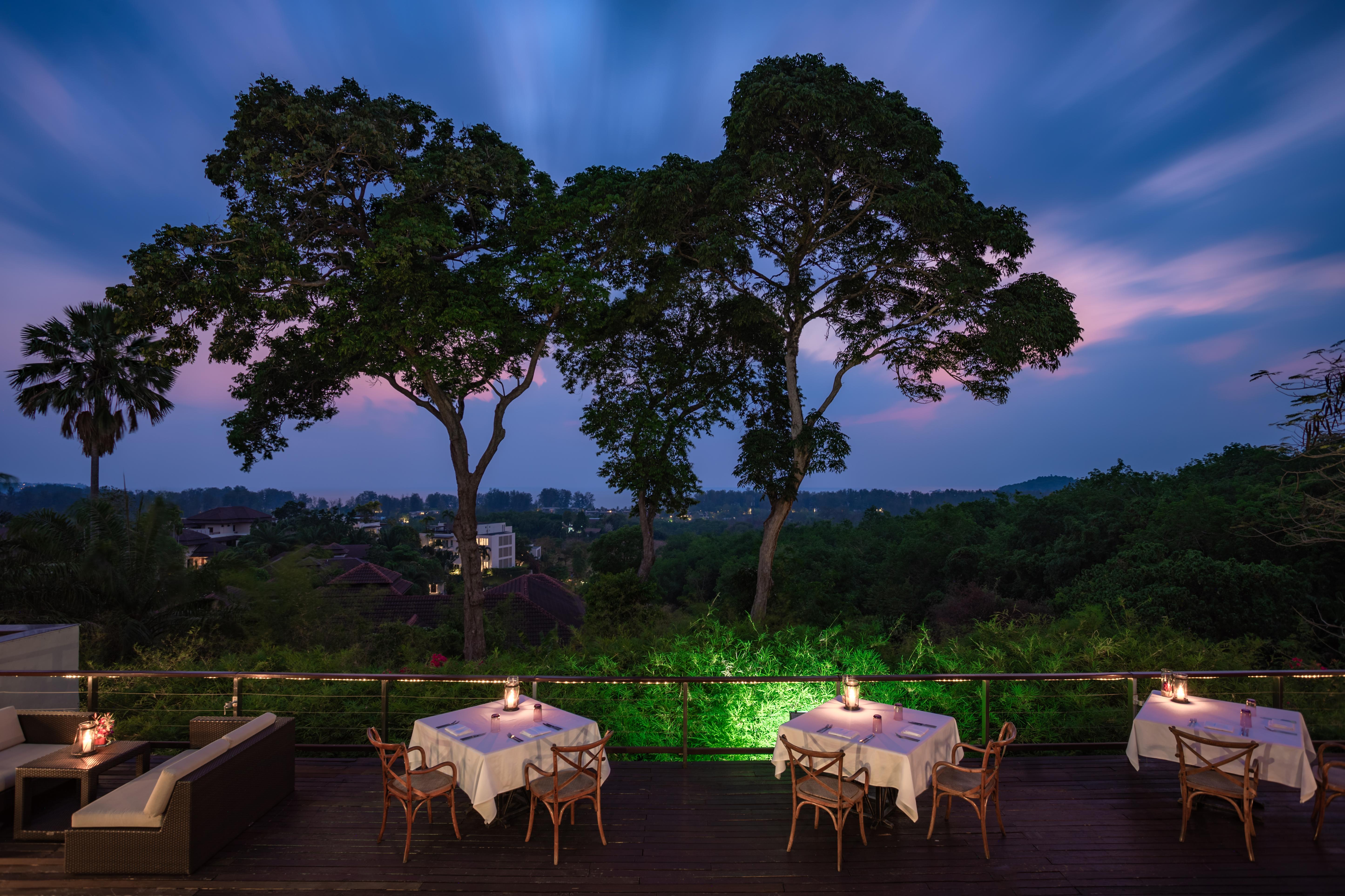 The Pavilions Phuket (Adults Only) Pantai Bang Tao Bagian luar foto The Deck